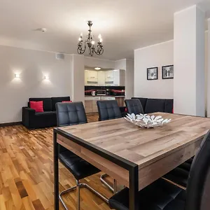 https://jantar-apartamenty-deluxe-sand.kolobrzeghotels.com